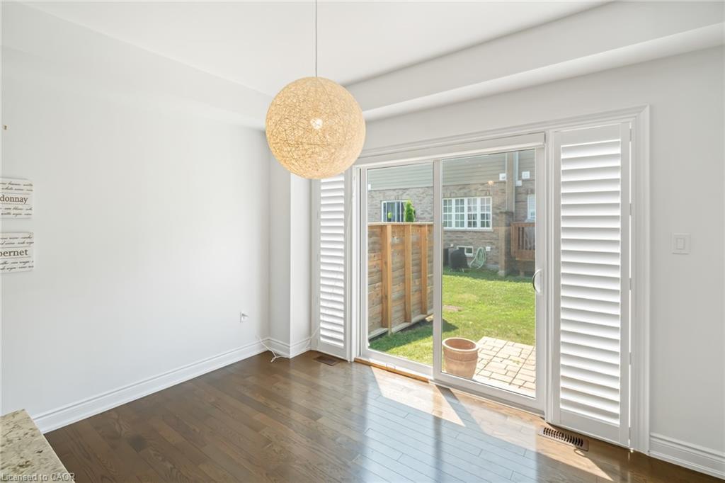 7 Windsor Circle, Niagara-On-The-Lake, ON - Indoor Photo Showing Other Room