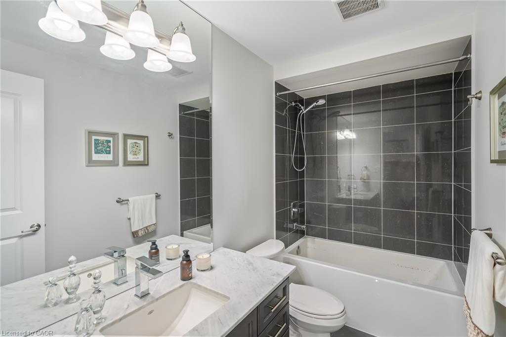 7 Windsor Circle, Niagara-On-The-Lake, ON - Indoor Photo Showing Bathroom