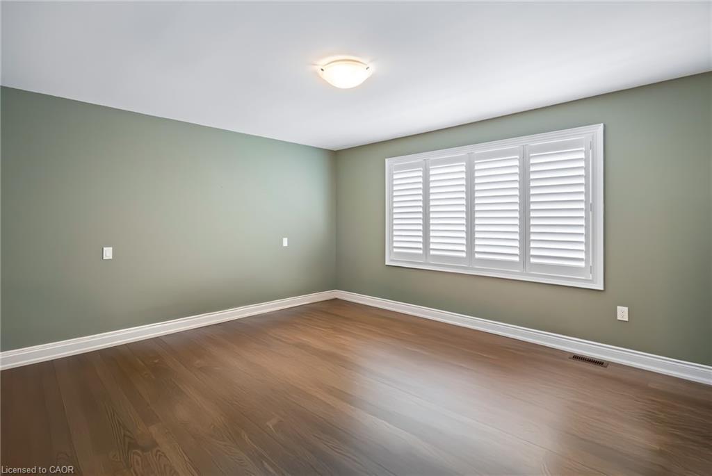 7 Windsor Circle, Niagara-On-The-Lake, ON - Indoor Photo Showing Other Room