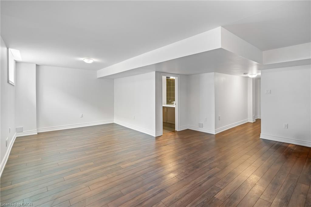 7 Windsor Circle, Niagara-On-The-Lake, ON - Indoor Photo Showing Other Room