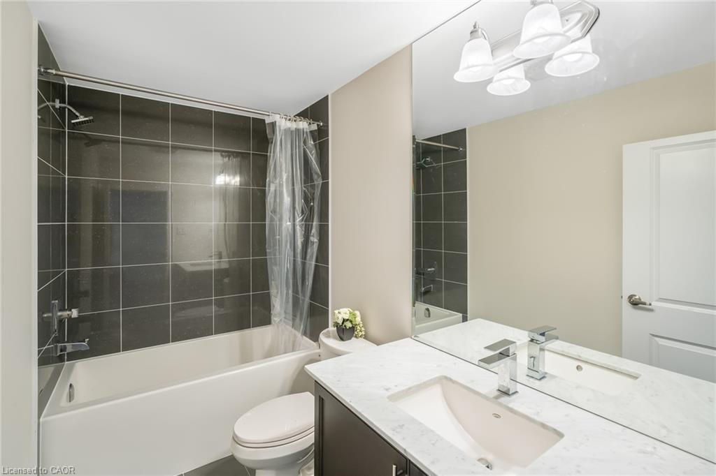 7 Windsor Circle, Niagara-On-The-Lake, ON - Indoor Photo Showing Bathroom