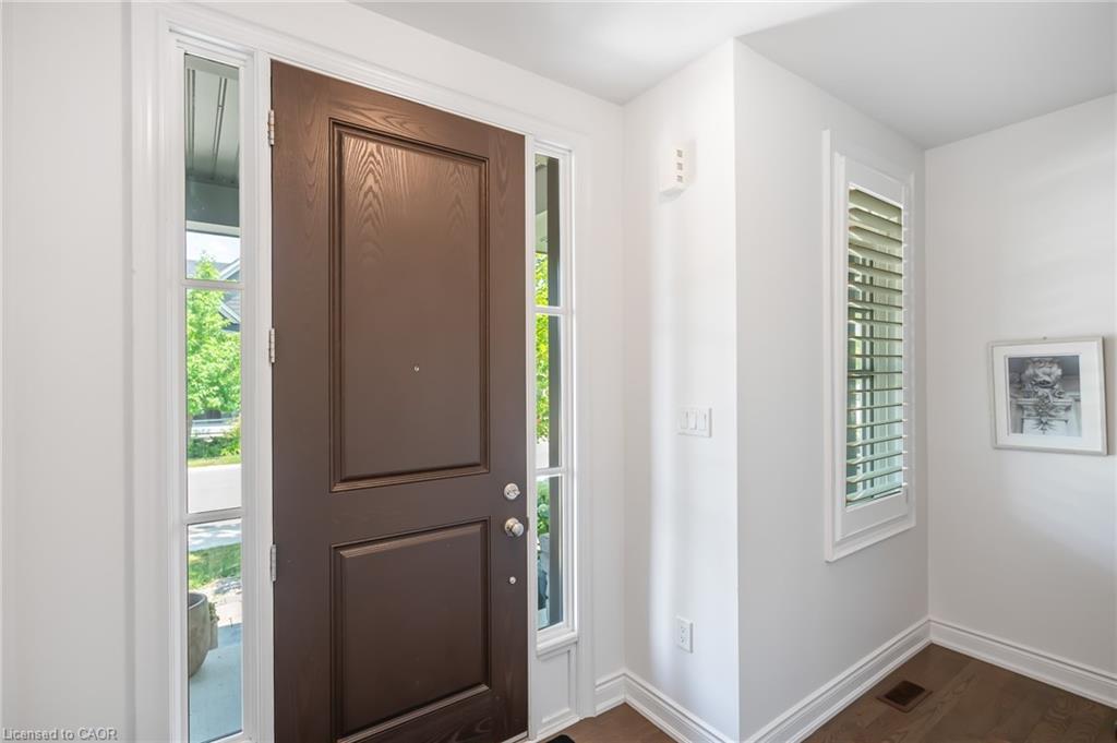 7 Windsor Circle, Niagara-On-The-Lake, ON - Indoor Photo Showing Other Room