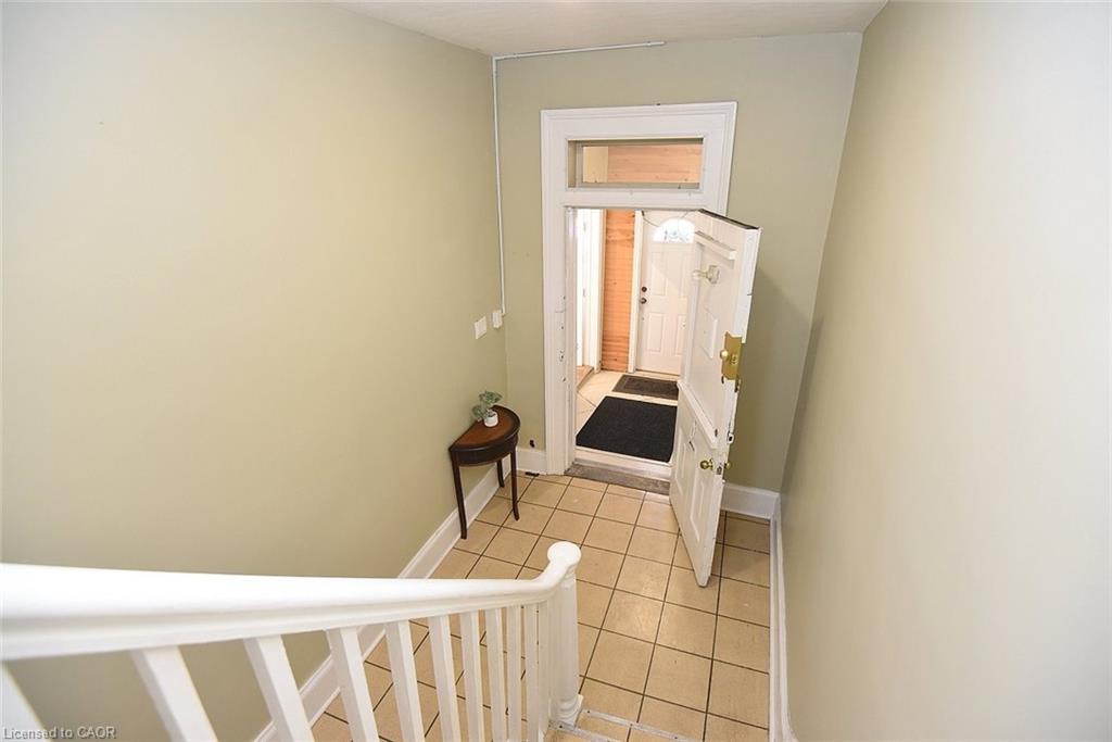 185 Market Street, Hamilton, ON - Indoor Photo Showing Other Room
