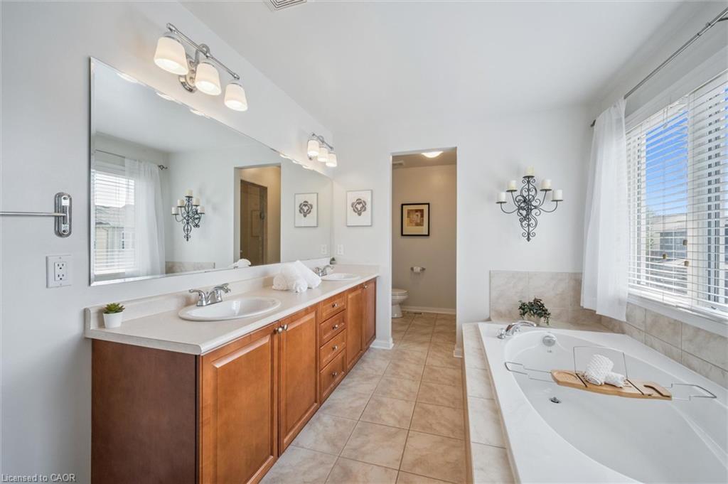 79 Zieman Crescent, Cambridge, ON - Indoor Photo Showing Bathroom