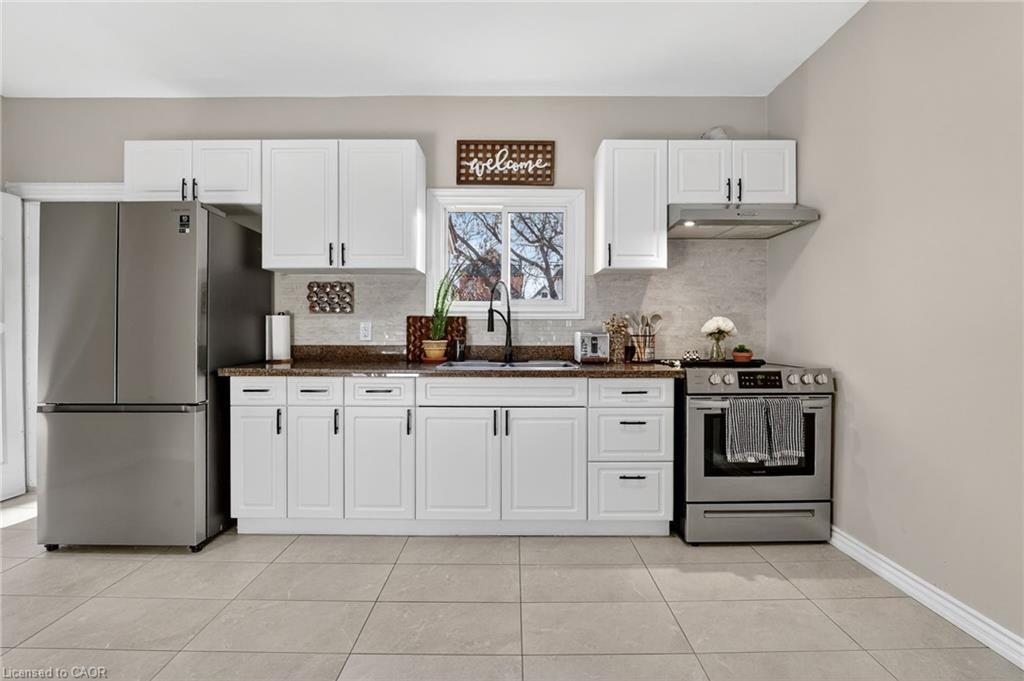 56 Francis Street, Hamilton, ON - Indoor Photo Showing Kitchen