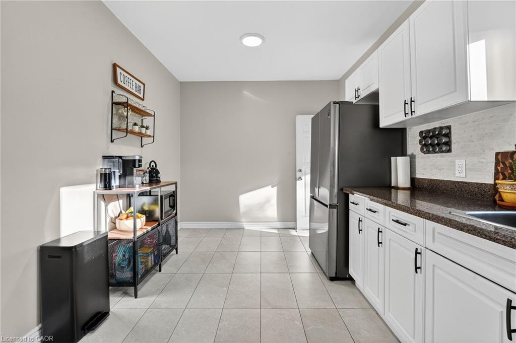 56 Francis Street, Hamilton, ON - Indoor Photo Showing Kitchen