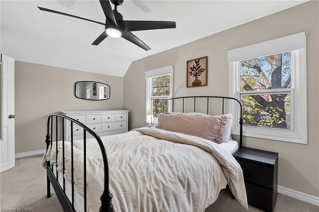 56 Francis Street, Hamilton, ON - Indoor Photo Showing Bedroom