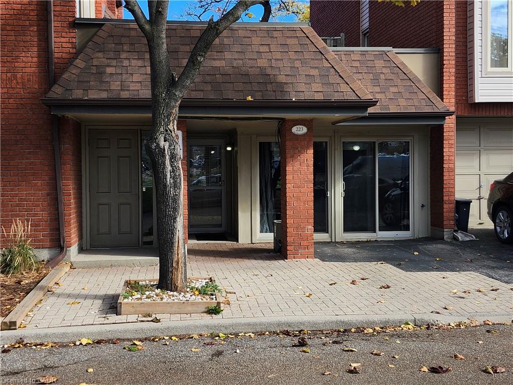 223-895 Maple Avenue, Burlington, ON - Outdoor