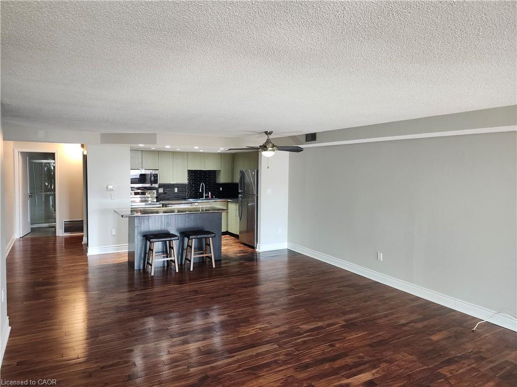 223-895 Maple Avenue, Burlington, ON - Indoor