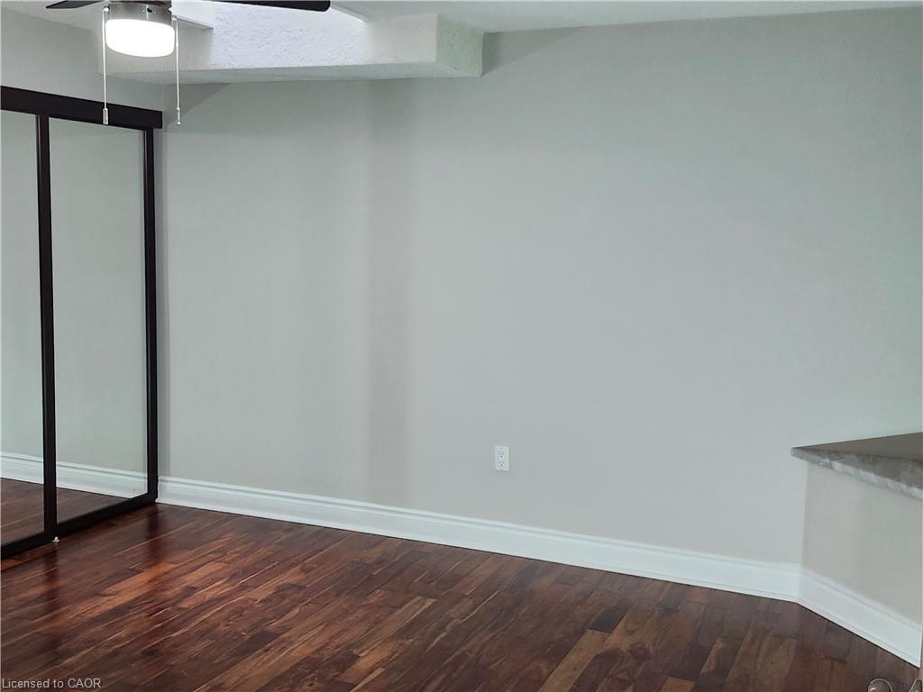 223-895 Maple Avenue, Burlington, ON - Indoor Photo Showing Other Room