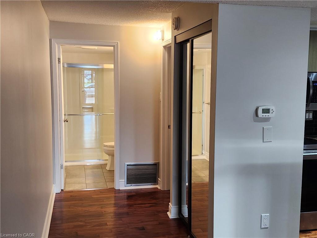 223-895 Maple Avenue, Burlington, ON - Indoor