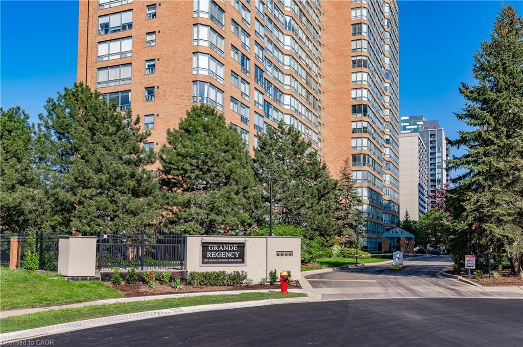 811-1276 Maple Crossing Boulevard, Burlington, ON - Outdoor With Facade