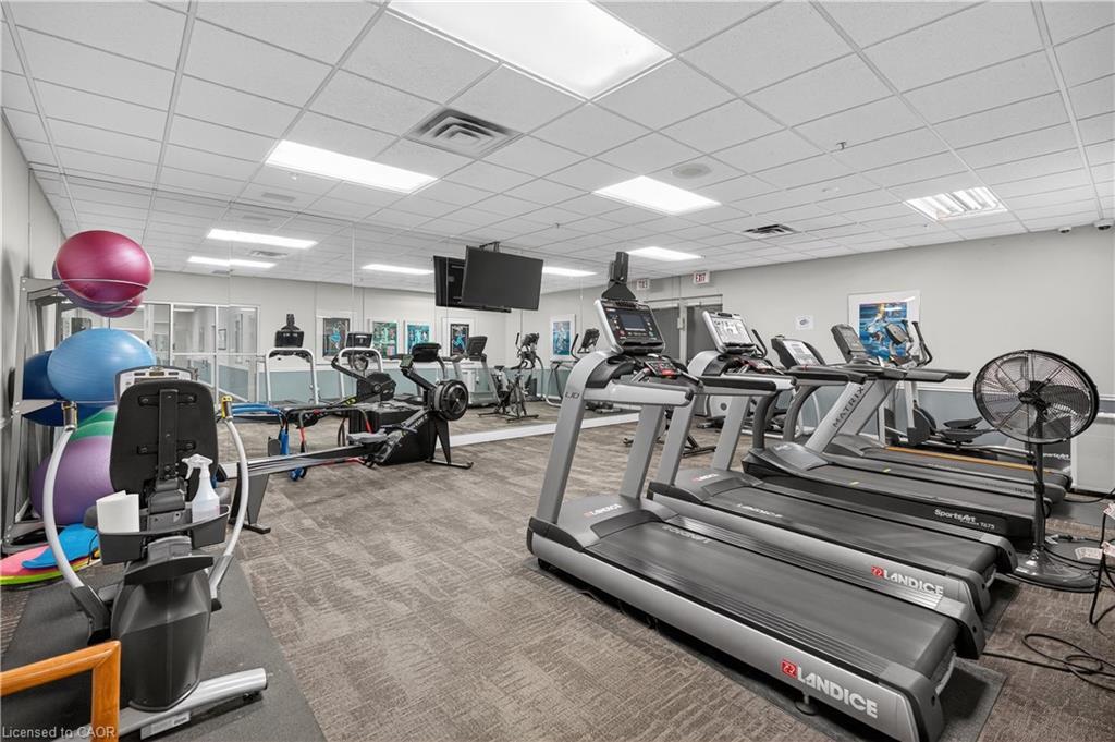 811-1276 Maple Crossing Boulevard, Burlington, ON - Indoor Photo Showing Gym Room