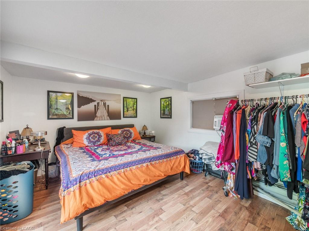 58 Woodland Avenue, St. Catharines, ON - Indoor Photo Showing Bedroom