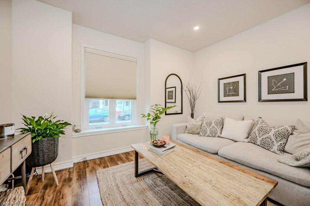 63 Beechwood Avenue, Hamilton, ON - Indoor Photo Showing Living Room