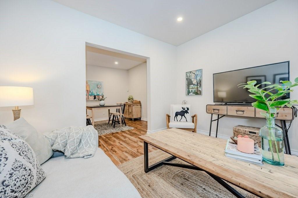 63 Beechwood Avenue, Hamilton, ON - Indoor Photo Showing Living Room
