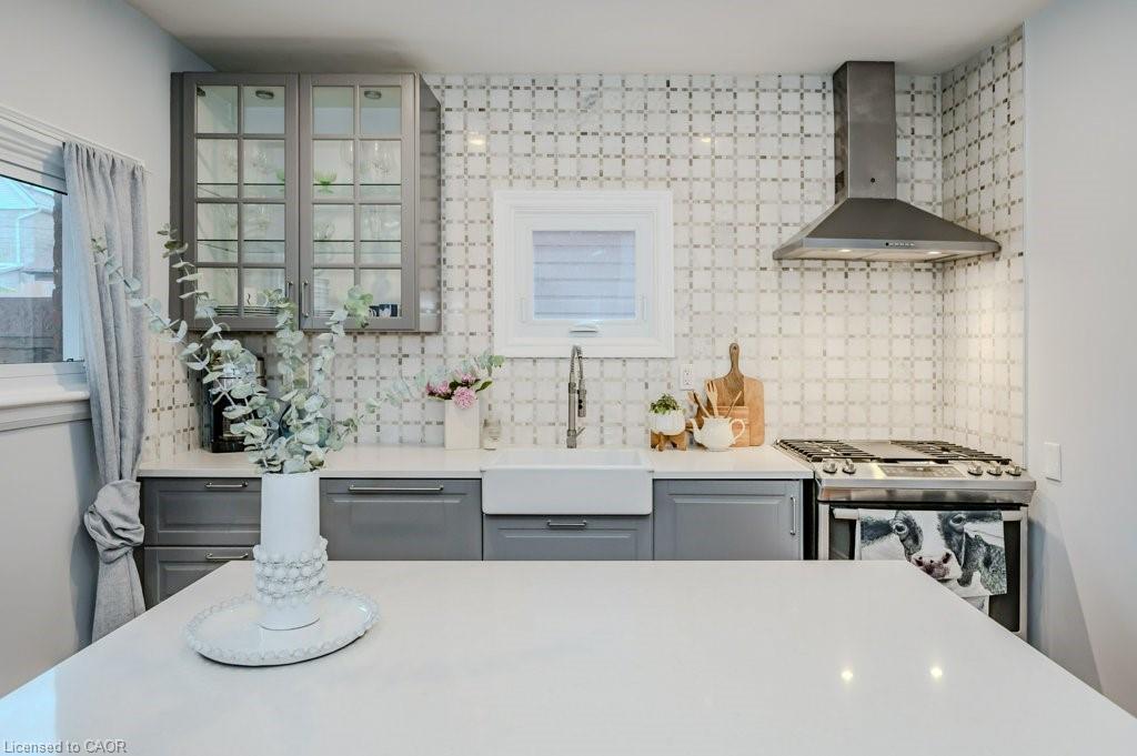 63 Beechwood Avenue, Hamilton, ON - Indoor Photo Showing Dining Room