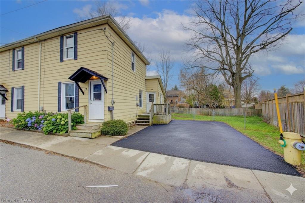 17 William Lane, Woodstock, ON - Outdoor With Facade
