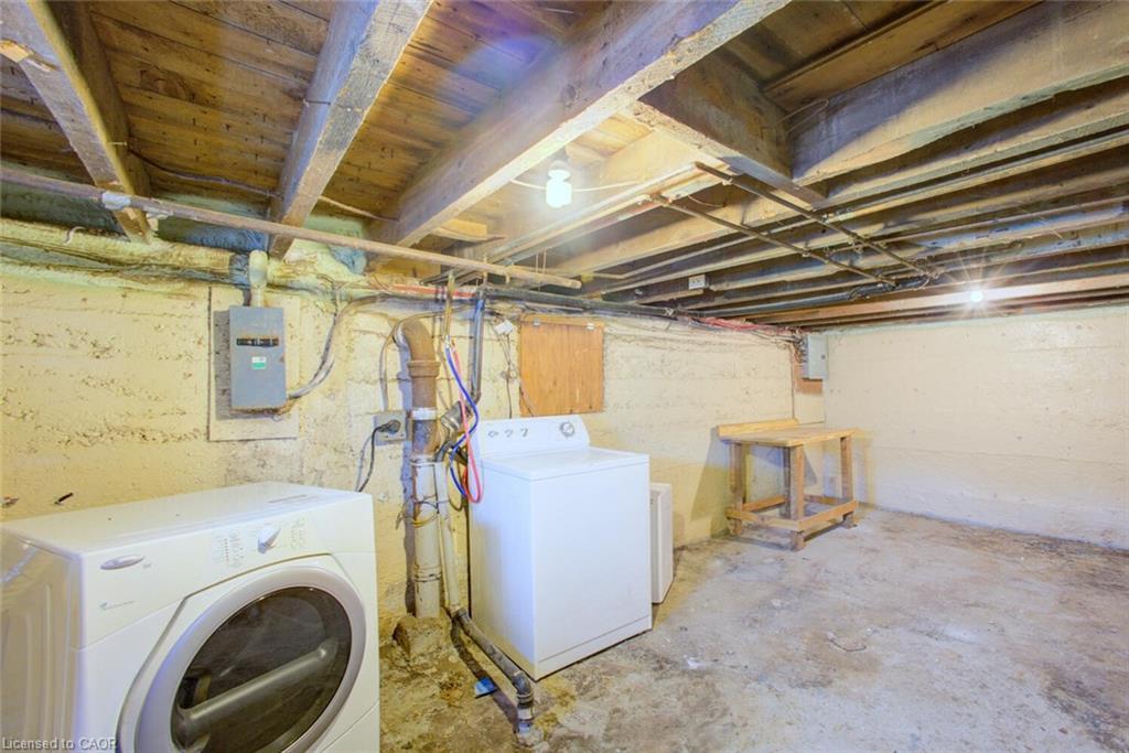 17 William Lane, Woodstock, ON - Indoor Photo Showing Laundry Room
