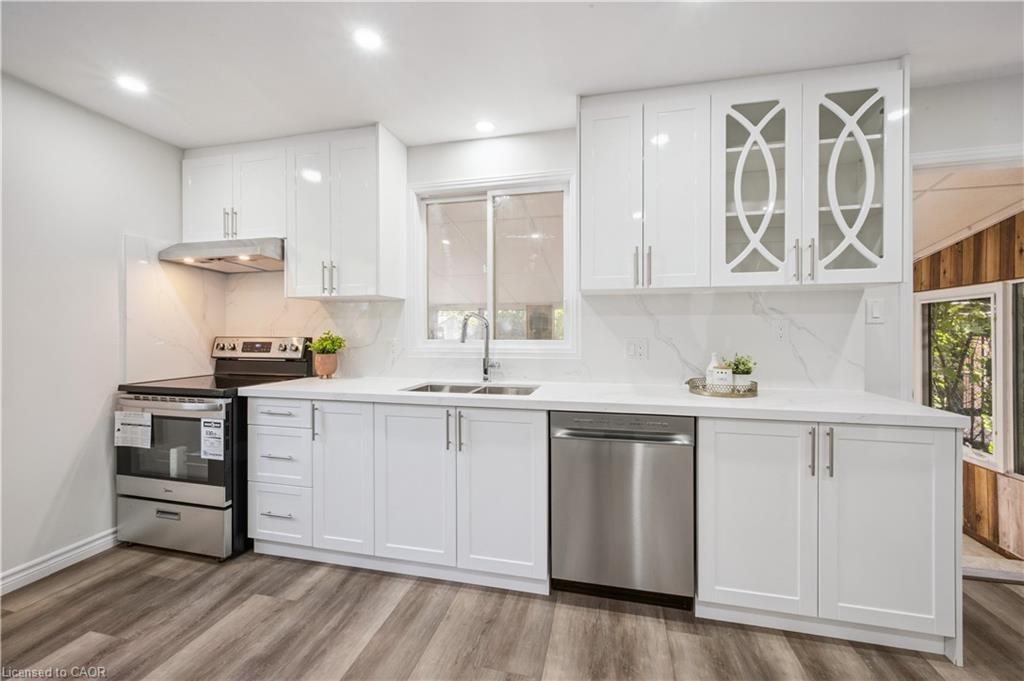 179 Traynor Avenue, Kitchener, ON - Indoor Photo Showing Kitchen With Double Sink With Upgraded Kitchen