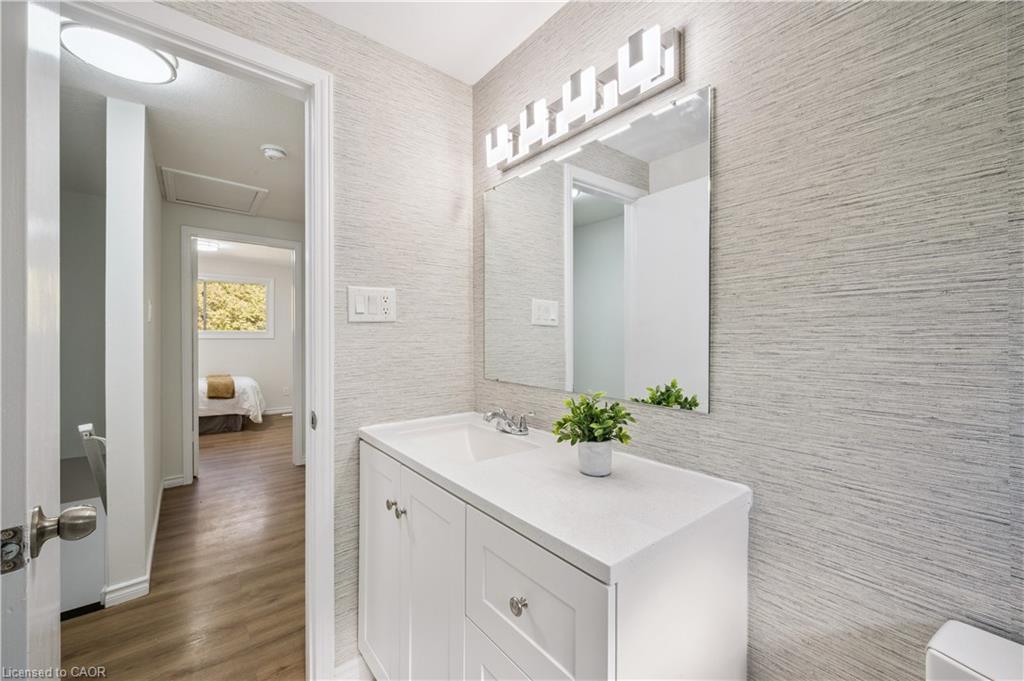 179 Traynor Avenue, Kitchener, ON - Indoor Photo Showing Bathroom