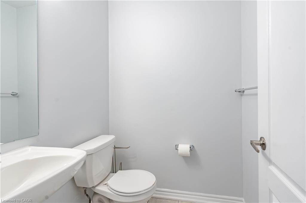 49 Ever Sweet Way, Thorold, ON - Indoor Photo Showing Bathroom
