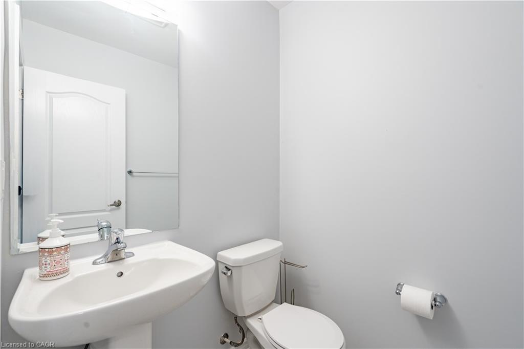 49 Ever Sweet Way, Thorold, ON - Indoor Photo Showing Bathroom
