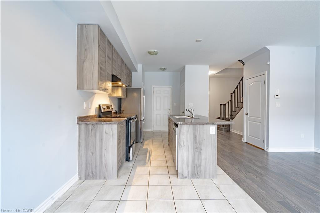 49 Ever Sweet Way, Thorold, ON - Indoor Photo Showing Kitchen