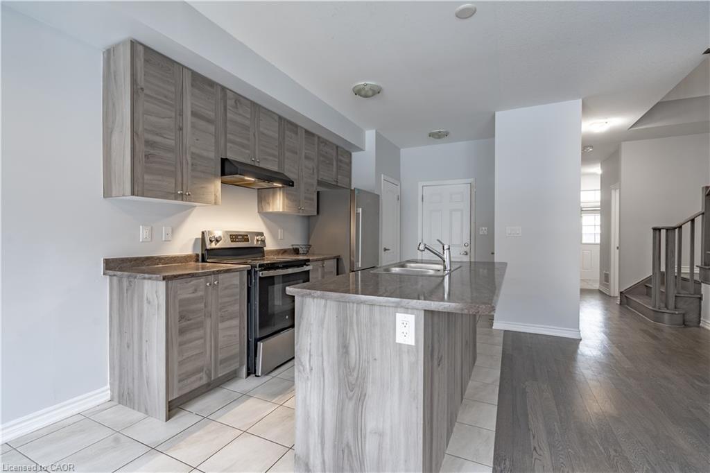 49 Ever Sweet Way, Thorold, ON - Indoor Photo Showing Kitchen With Upgraded Kitchen