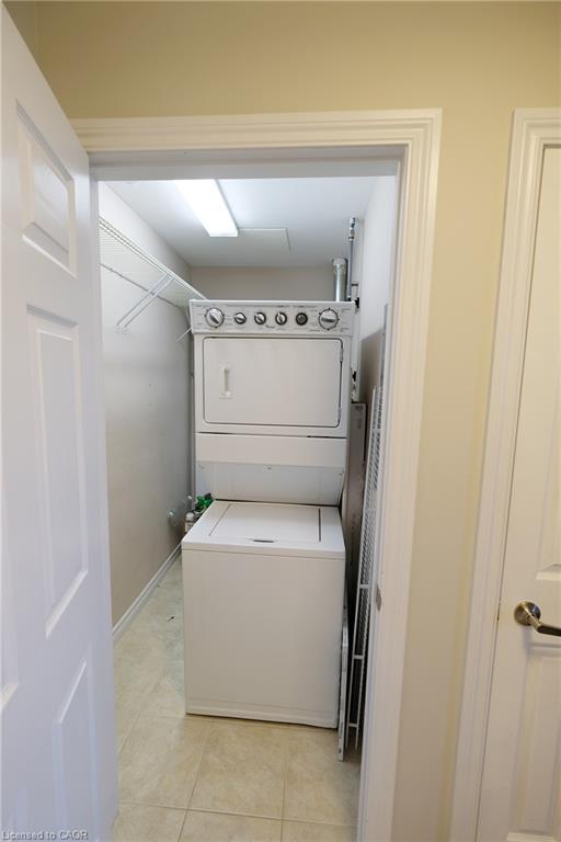 302-2 Colonial Drive, Guelph, ON - Indoor Photo Showing Laundry Room