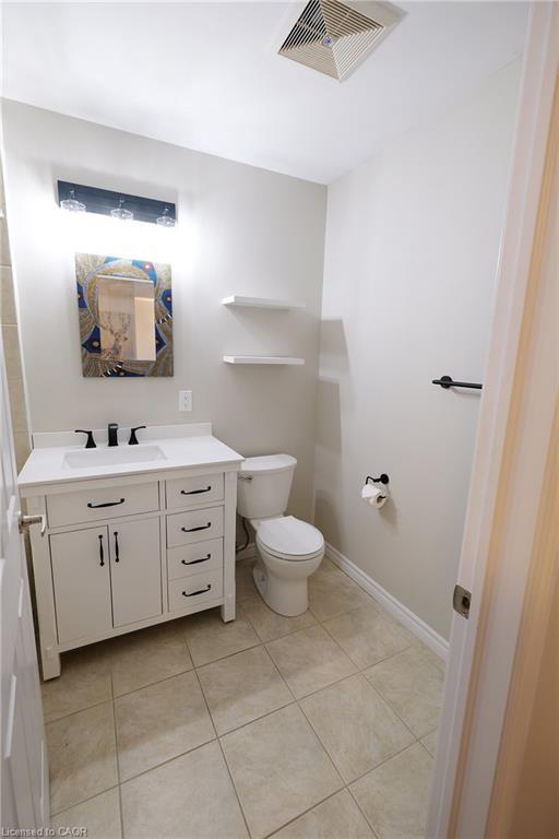 302-2 Colonial Drive, Guelph, ON - Indoor Photo Showing Bathroom