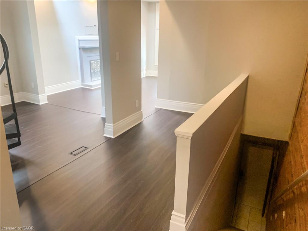 2 Upper-148 Grant Avenue, Hamilton, ON - Indoor Photo Showing Other Room