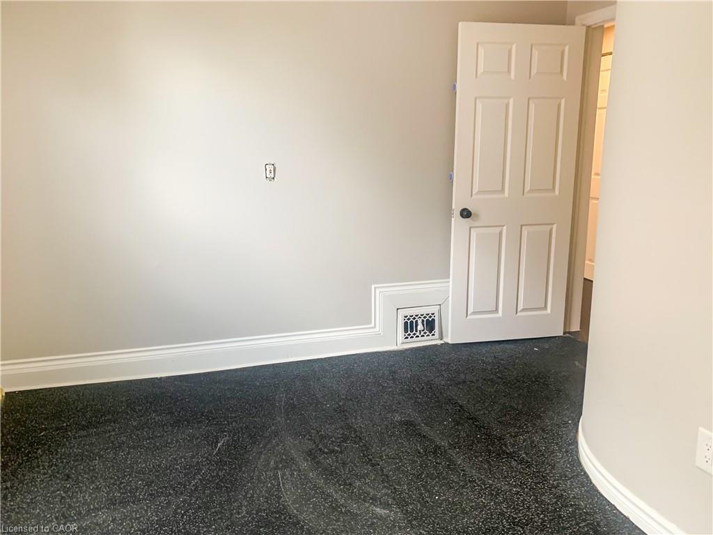 2 Upper-148 Grant Avenue, Hamilton, ON - Indoor Photo Showing Other Room