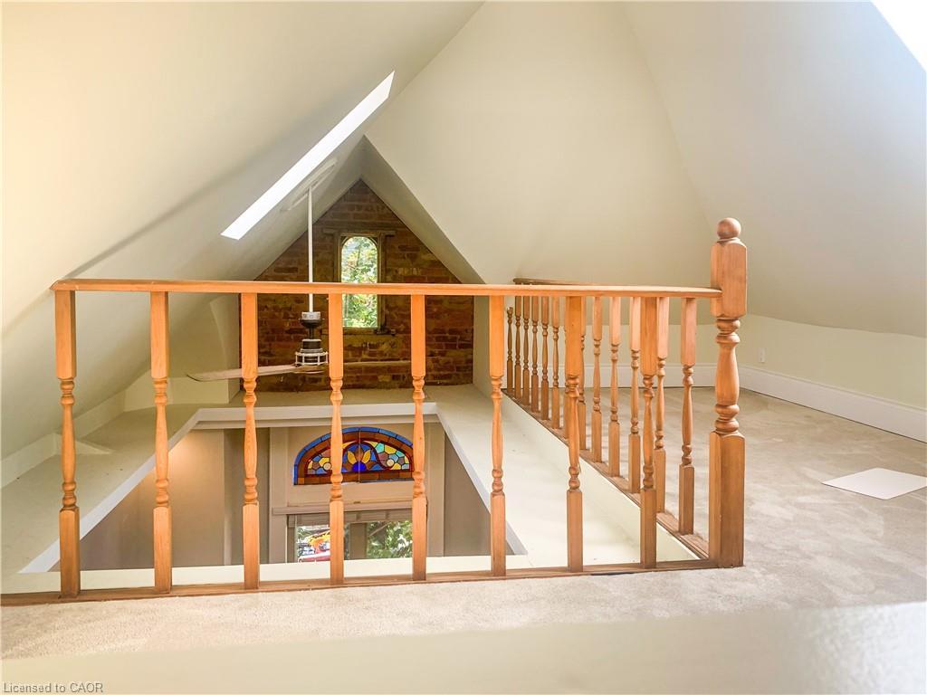 2 Upper-148 Grant Avenue, Hamilton, ON - Indoor Photo Showing Other Room