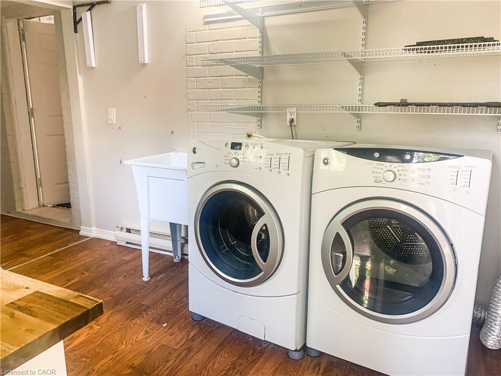 2 Upper-148 Grant Avenue, Hamilton, ON - Indoor Photo Showing Laundry Room