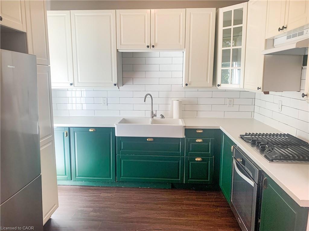 2 Upper-148 Grant Avenue, Hamilton, ON - Indoor Photo Showing Kitchen