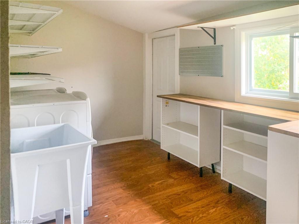 2 Upper-148 Grant Avenue, Hamilton, ON - Indoor