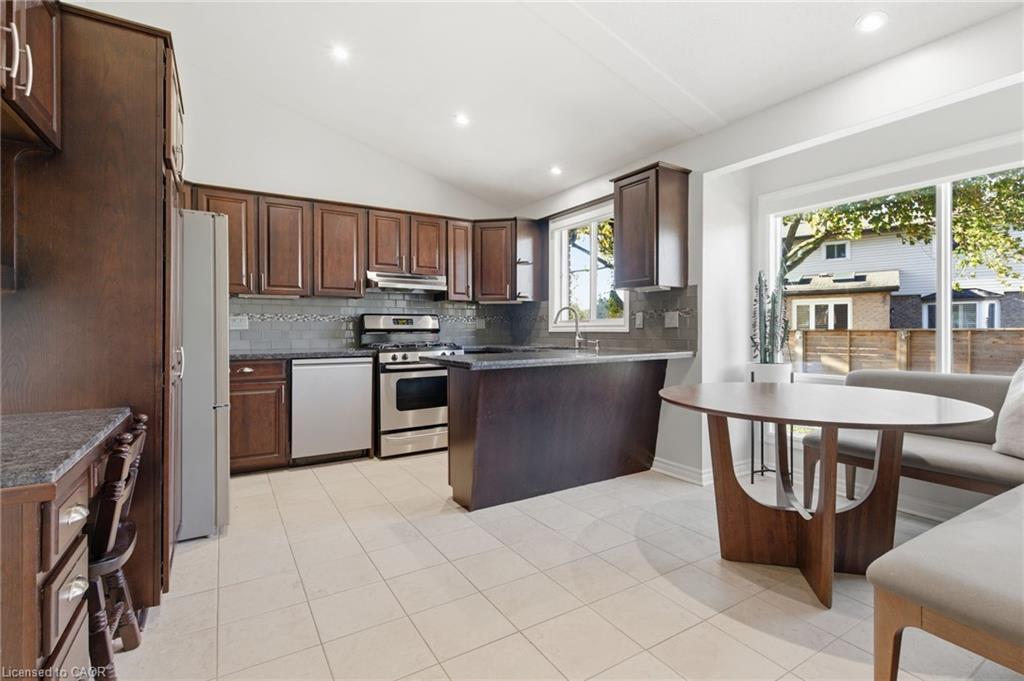 78 Ackland Street, Stoney Creek, ON - Indoor Photo Showing Kitchen