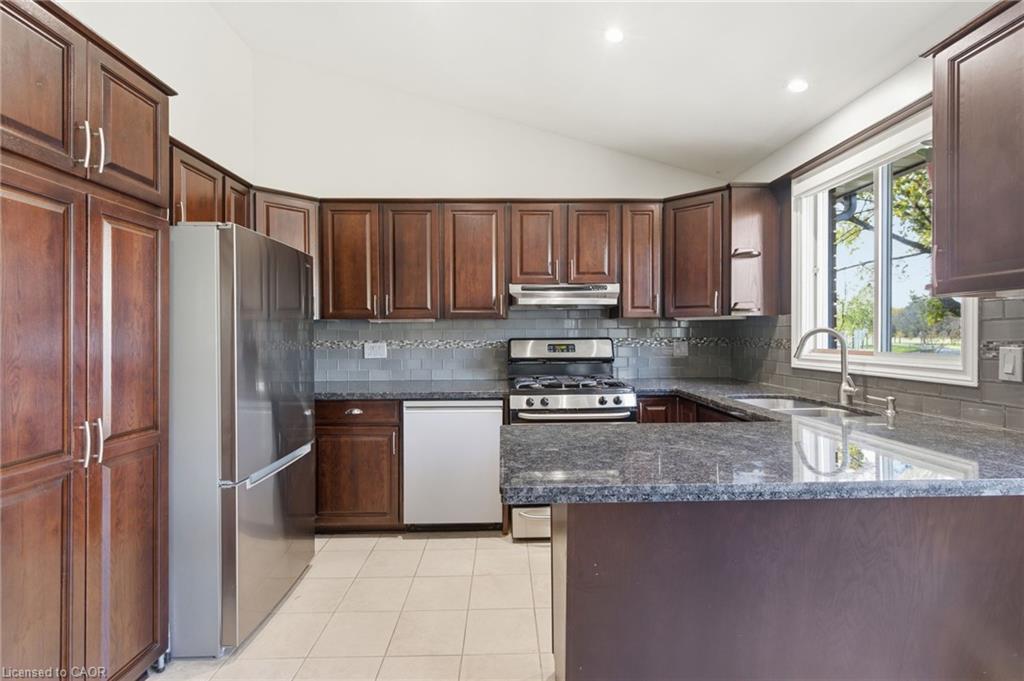 78 Ackland Street, Stoney Creek, ON - Indoor Photo Showing Kitchen