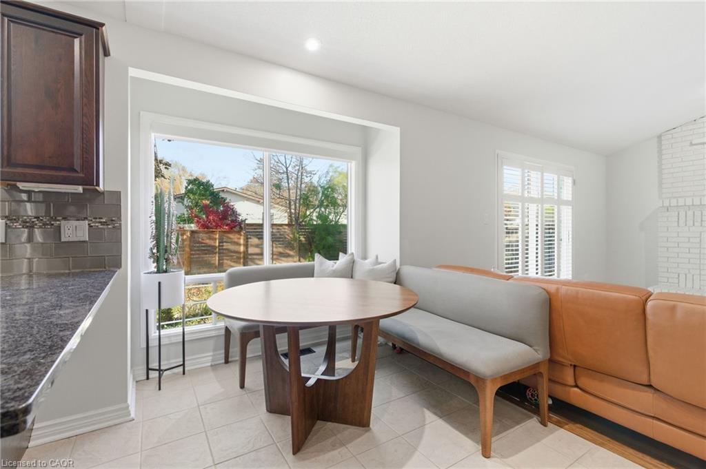 78 Ackland Street, Stoney Creek, ON - Indoor Photo Showing Living Room