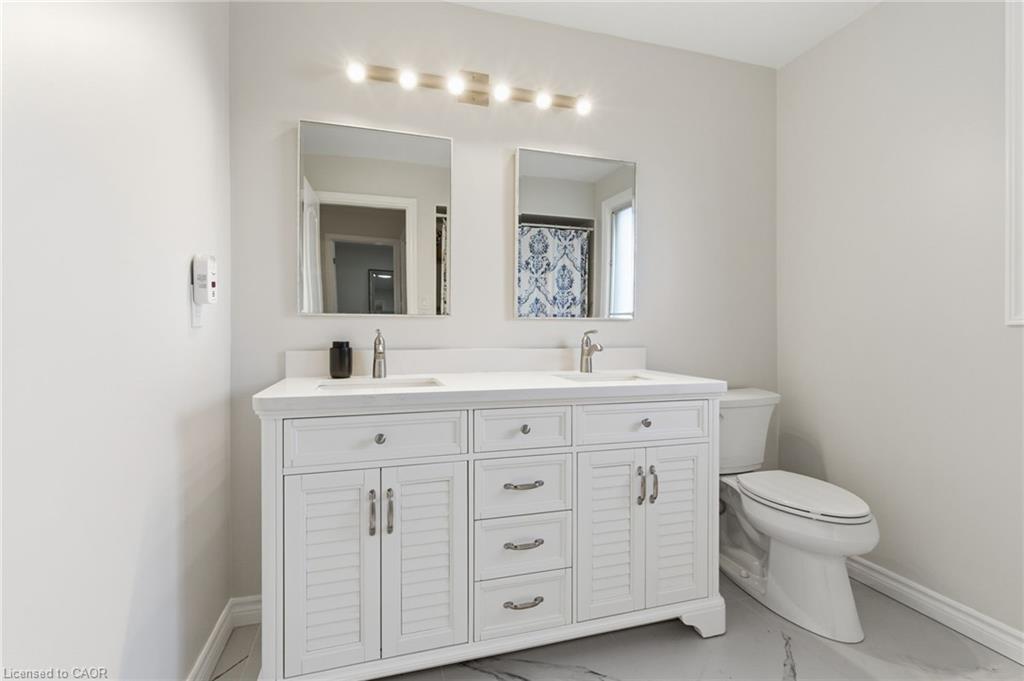 78 Ackland Street, Stoney Creek, ON - Indoor Photo Showing Bathroom