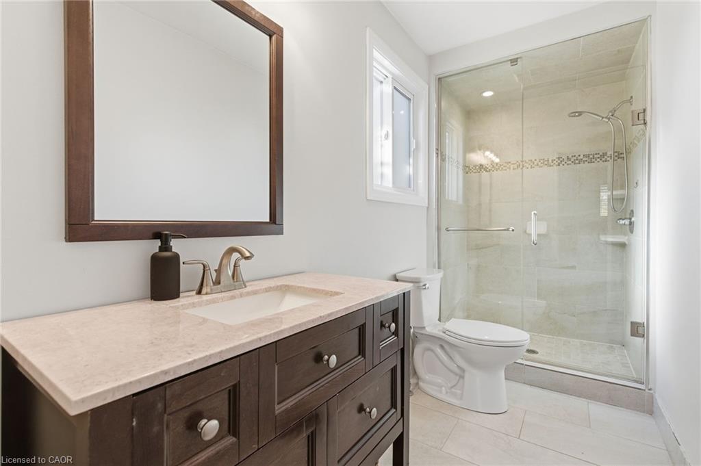 78 Ackland Street, Stoney Creek, ON - Indoor Photo Showing Bathroom