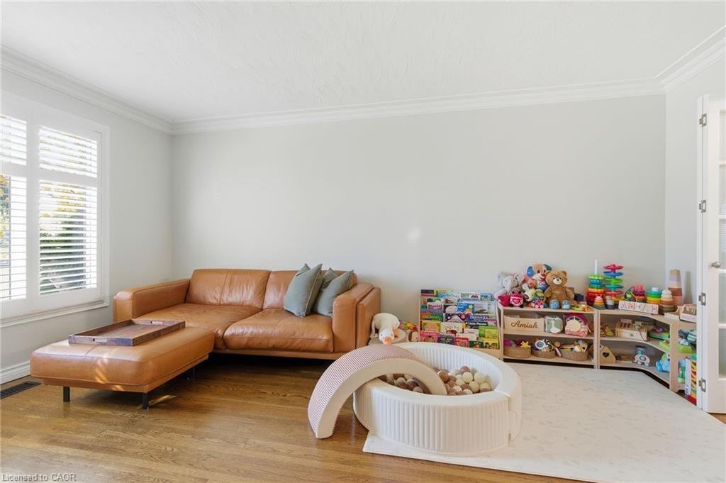 78 Ackland Street, Stoney Creek, ON - Indoor Photo Showing Living Room