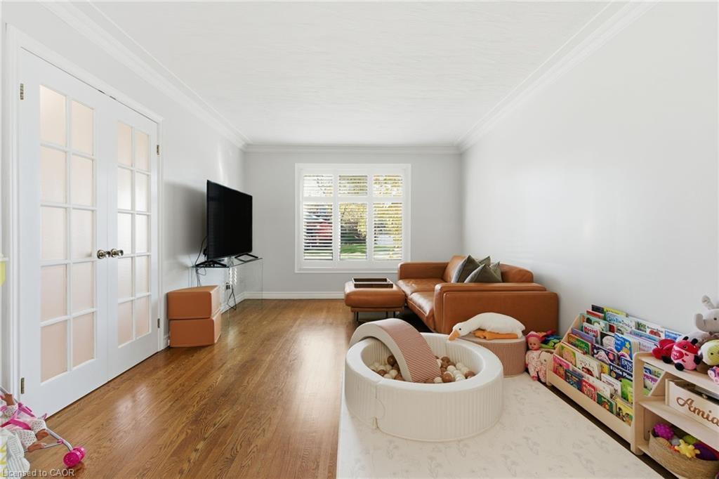 78 Ackland Street, Stoney Creek, ON - Indoor Photo Showing Living Room