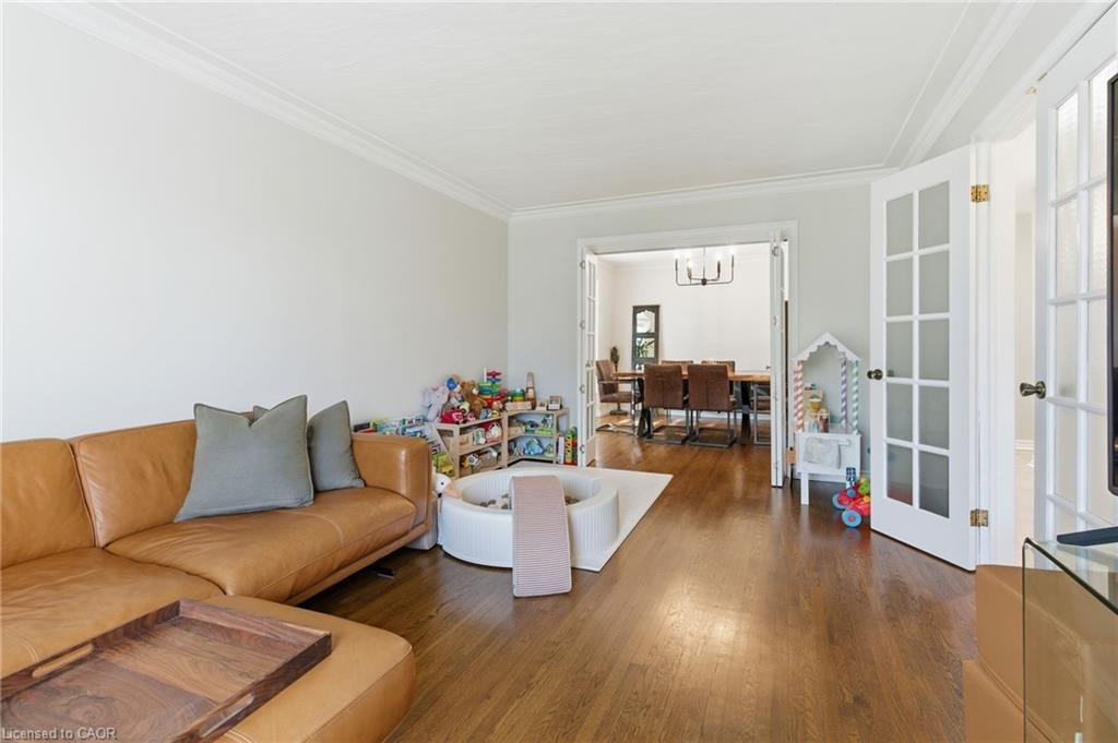 78 Ackland Street, Stoney Creek, ON - Indoor Photo Showing Living Room
