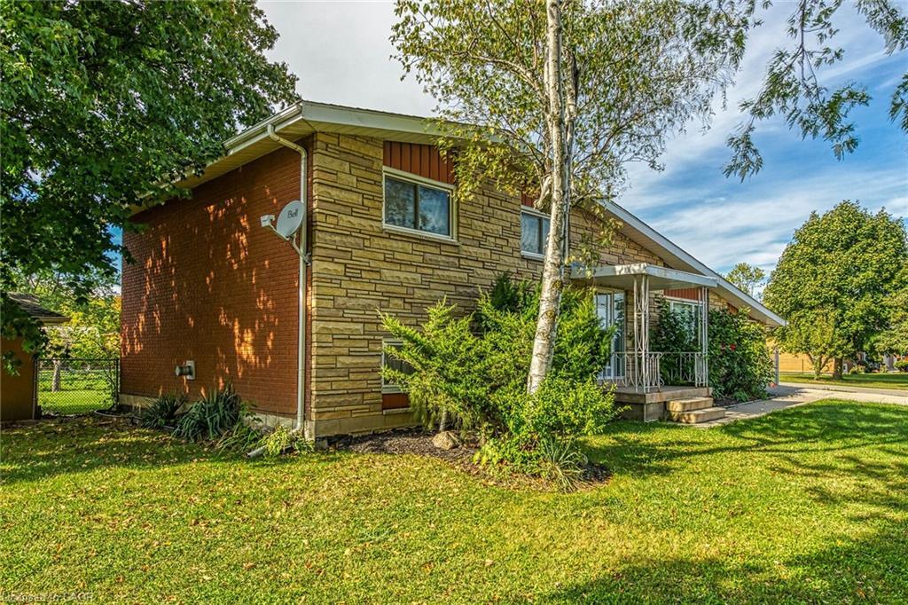 5 Third Road E, Stoney Creek, ON - Outdoor