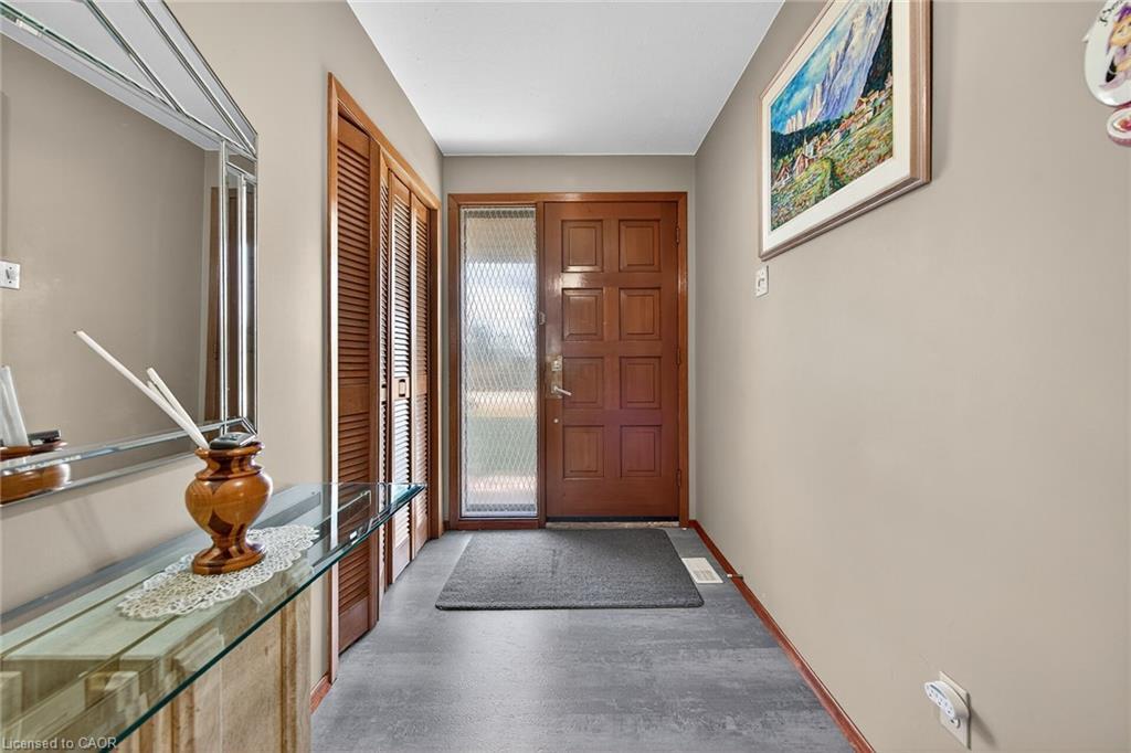 5 Third Road E, Stoney Creek, ON - Indoor Photo Showing Other Room