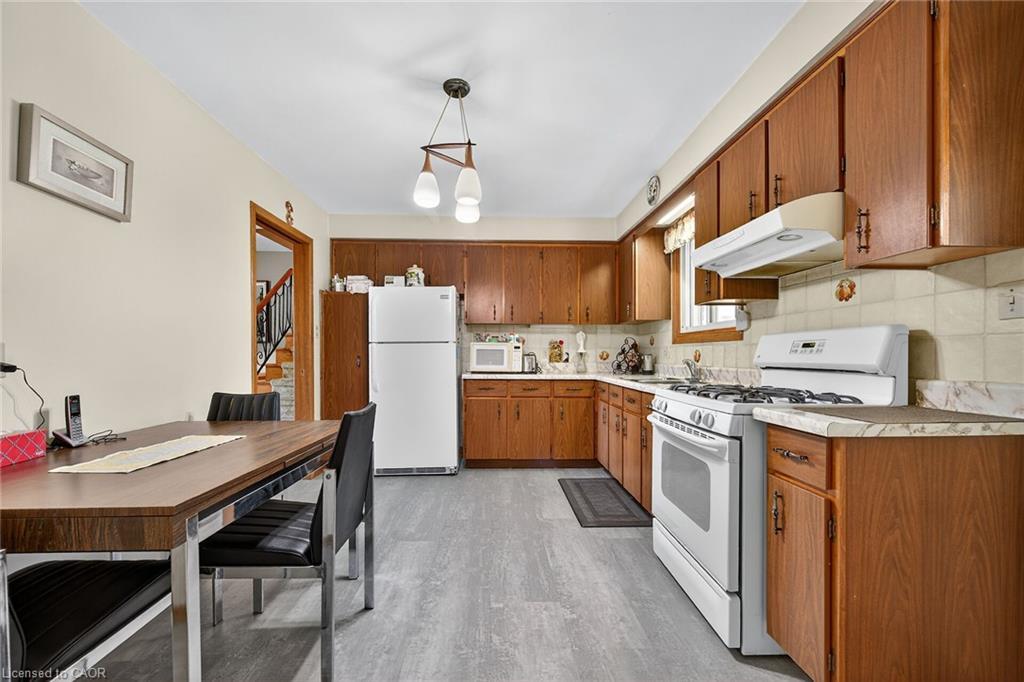 5 Third Road E, Stoney Creek, ON - Indoor Photo Showing Kitchen