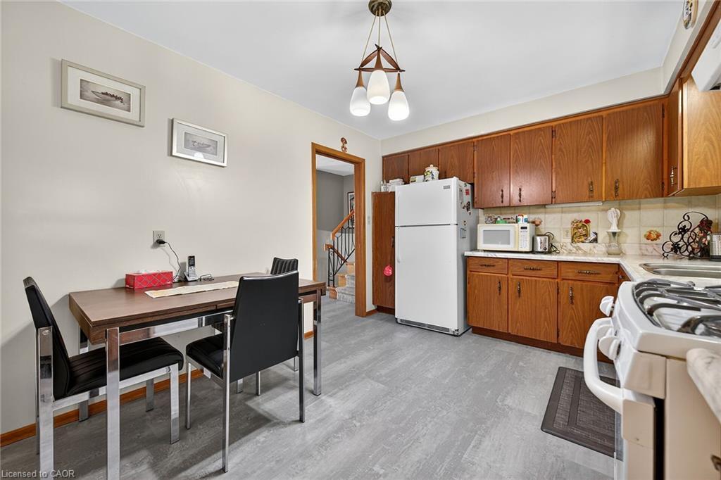 5 Third Road E, Stoney Creek, ON - Indoor