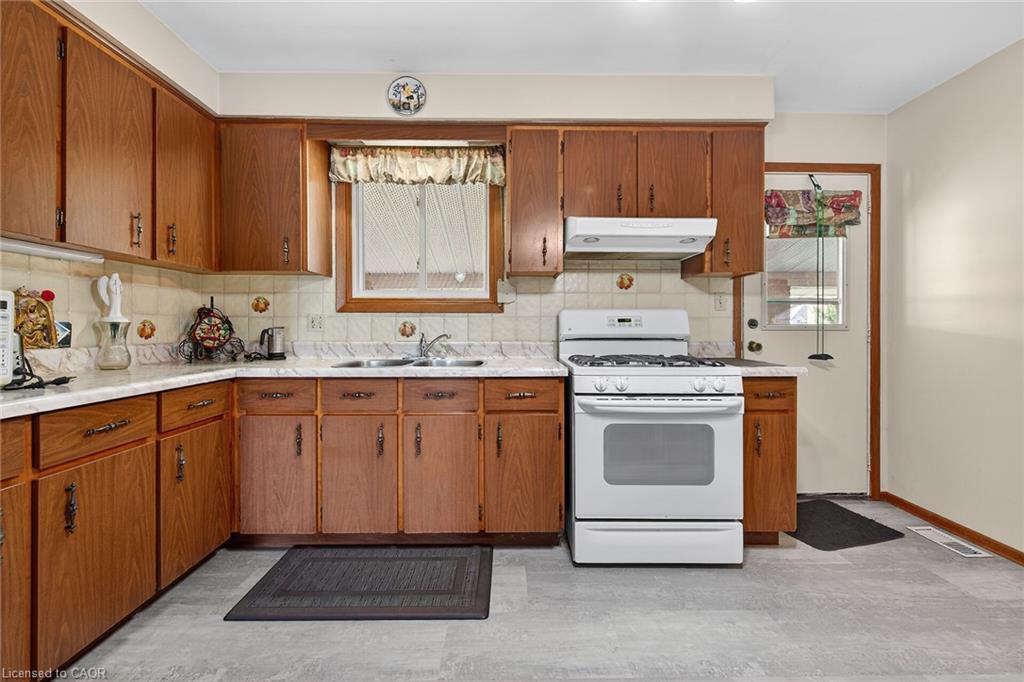 5 Third Road E, Stoney Creek, ON - Indoor Photo Showing Kitchen With Double Sink